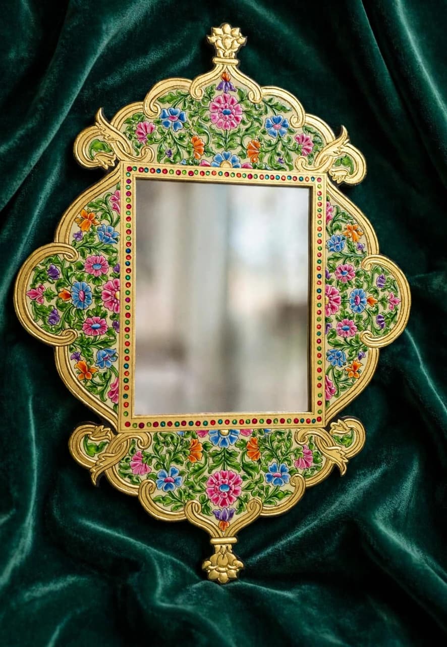 https://artisan.gergstore.com/assets/product_image/MOHD%20YASEEN%20USTA/artisan_17262_6acf7bc359592225070640.jpg