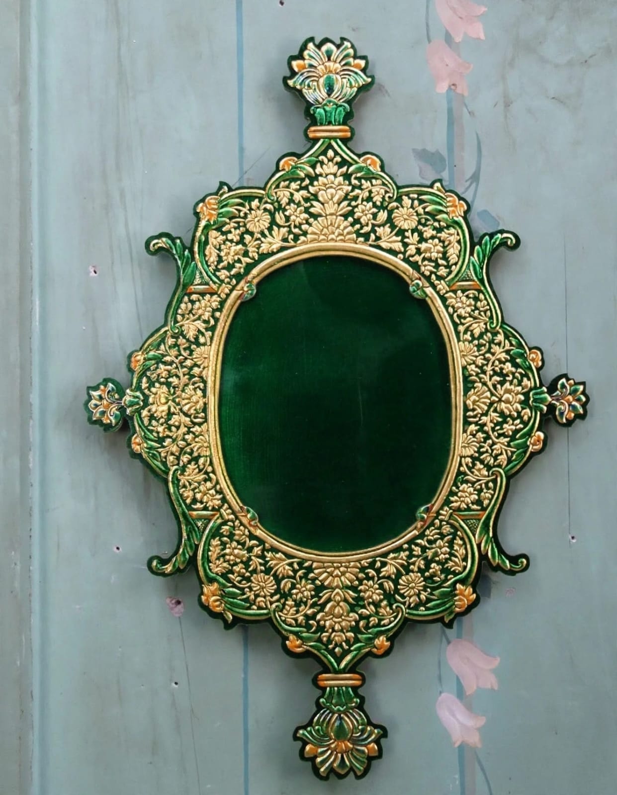 https://artisan.gergstore.com/assets/product_image/MOHD%20YASEEN%20USTA/artisan_17262_6acf7bd30a1de343630529.jpg