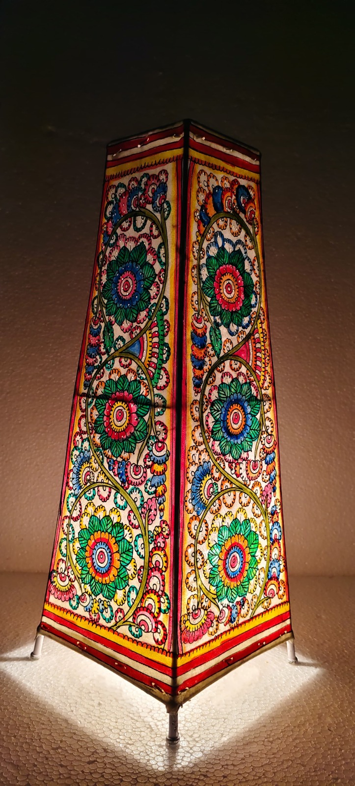 https://artisan.gergstore.com/assets/product_image/V%20venkatesh/artisan_17286_6ae1924e3816c733574729.jpg